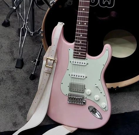 Pink Guitar Icon, Pink Electric Guitar Aesthetic, Pink Guitar Aesthetic, Guitarist Quotes, Pink Electric Guitar, Model Contract, Pink Guitar, Guitar Obsession, Music Studio Room