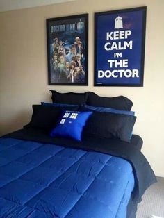 Older kid dr. Who bedroom ideas Doctor Who Bedroom, Doctor Who Room, Doctor Who Poster, Cozy Small Bedrooms, College Bedroom, Timey Wimey Stuff, A Doctor, The Doctor, Dr Who