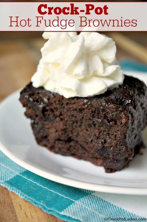 Crock-Pot Hot Fudge Brownies - Just a few simple ingredients and you have delicious & chocolaty Crock-Pot Hot Fudge Brownies! No need to heat up your oven for this easy recipe! {Low Fat, Low Sodium & Vegetarian] #CrockPotLadies #CrockPot #SlowCooker #Desserts Hot Fudge Brownies, Crock Pot Brownies, Fudge Brownie Recipe, Crockpot Dessert Recipes, Crock Pot Desserts, Slow Cooker Desserts, Brownies Recipe, Crockpot Recipes Slow Cooker, Fudge Brownies