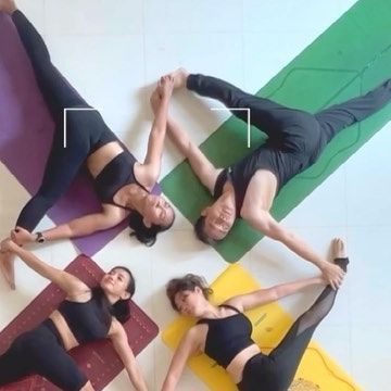 Yoga Group Poses, Yoga Poses Group Photography, Friends Yoga Poses, Acro Group Balances, Group Yoga Poses, Acro Yoga Poses, Pilates Poses, Yoga Mandala, Group Yoga