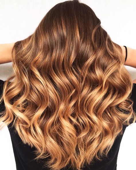 50 Ideas of Caramel Highlights Worth Trying for 2020 - Hair Adviser Caramel Color Hair, Color Hair Blonde, Hair Color With Blonde Highlights, Light Caramel Hair, Caramel Blonde Hair Color, Hair Blonde Highlights, Caramel Hair Color, Caramel Blonde Hair, Hair Color Blonde Highlights