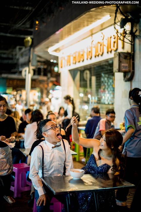 Preview: Night Prenuptial at Yaowarat Street (China Town) Bangkok Prenup Street Photography, Bangkok Street Photography, Night Prewedding Photography, Street Prewedding Photo Ideas, China Town Bangkok, Street Prewedding, Prenup Photos Ideas, Bangkok Wedding, Street Photography Paris