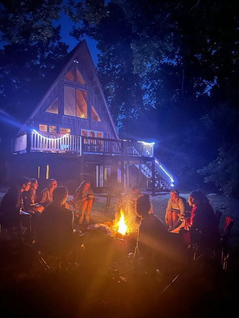 Bonfire, log cabin, friends, woods, nightime Friends Cabin Aesthetic, Cabin Trip With Friends, Cabin With Friends, Cabin Pictures With Friends, Cabin With Friends Aesthetic, Log, Log Cabin, Cool Pictures, Cabin