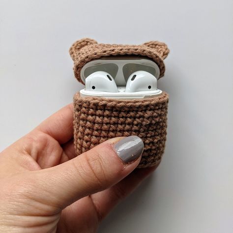 Crochet Air Pod Case, Crochet Airpods Case Pattern Free, Crochet Case Pattern, Crochet Hairband, Crochet Store, Quick Projects, Skirt Pattern Free, Crochet Deer, Crochet Skirt Pattern