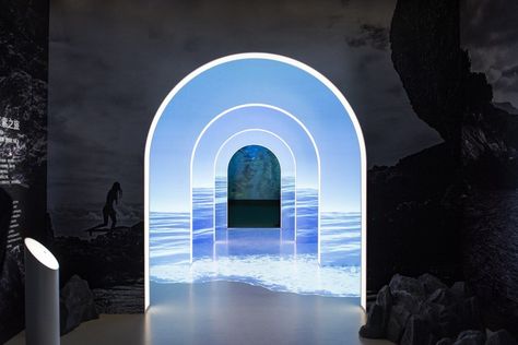 La Mer transports visitors into ethereal underwater experience | Creativity | Campaign Asia Ideation Process, Interactive Art Installation, Essay Structure, Interactive Exhibition, Central Idea, Multimedia Arts, Home Lighting Design, Interactive Installation, Projection Mapping