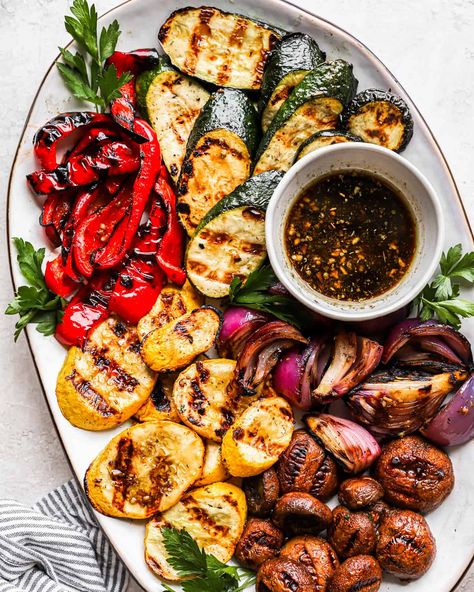 Grill Vegetables In Oven, Vegetable Skewers Grilled Marinade, Greek Grilled Vegetables, Bbq Grilled Vegetables, Grilled Vegetables On The Grill, Grilled Veggies On The Grill, Grilled Veggies Recipes, Marinated Grilled Vegetables, Roasted Summer Vegetables