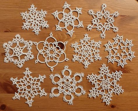 Tatted Lace Snowflakes Tatted Christmas Ornaments Free Pattern, Tatted Snowflakes Pattern Free, Needle Tatting Patterns Free, Lace Snowflakes, Snowflake Ideas, Tatted Snowflakes, Tatting Ideas, Tatting Patterns Free, Shuttle Tatting