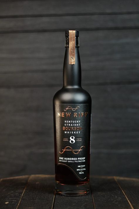 Review: New Riff Kentucky Straight Bourbon 8 Years Old - Drinkhacker Rye Bourbon, Kentucky Straight Bourbon Whiskey, Japanese Whisky, Straight Bourbon Whiskey, American Whiskey, Tennessee Whiskey, Whiskey Cocktails, Irish Whiskey, Bourbon Whiskey