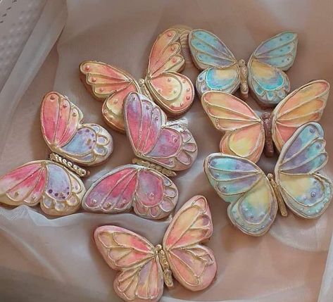 Bday Cookies Decorated, Aesthetic Birthday Cookies, Buttercream Birthday Cookies, Spring Sugar Cookies Decorated, Butterfly Sugar Cookies Decorated, Butterfly Theme Cookies, Butterfly Baby Shower Cookies, Butterfly Cookies Decorated, Butterfly Desserts