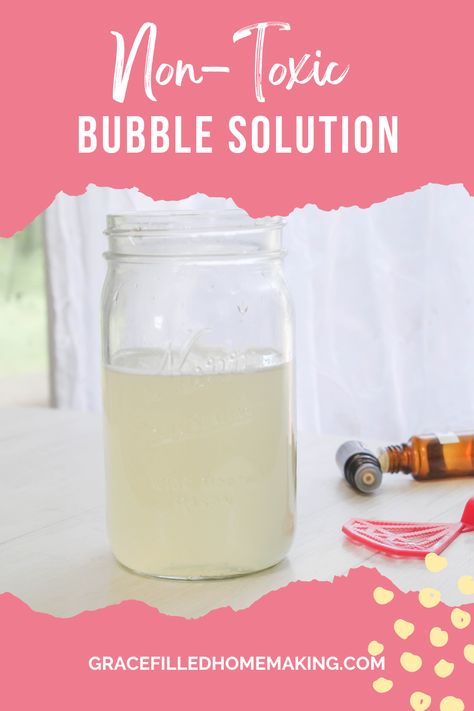 Diy Bubble Solution, Bubble Solution Recipe, Homemade Bubble Solution, Bubble Juice, Bubble Diy, Bubble Recipe, Bubble Mix, Bubble Activities, How To Make Bubbles