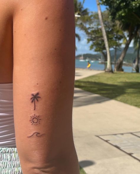 Beach Tiny Tattoo, Tenerife Tattoo Ideas, Lanzarote Tattoo, Tenerife Tattoo, Coconut Tattoo, Cute Henna Tattoos, Cute Simple Tattoos, Hidden Tattoos, Palm Tattoos