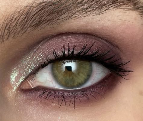 Makeup For Hazel Green Eyes, Olive Makeup, Olive Green Eyes, Rosy Makeup, Almond Eye Makeup, Hazel Green Eyes, Taupe Eyeshadow, Hazel Eye Makeup, Makeup Looks For Green Eyes