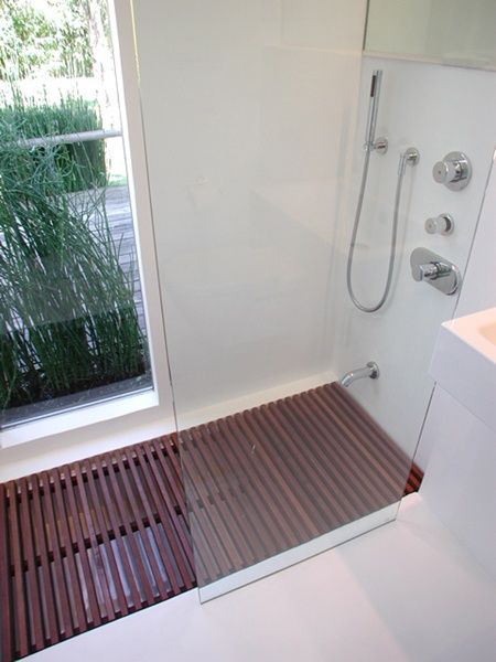 that looks like an in ground bathtub with a wooden mat turning it into a shower... what a great idea!! Bathtub In Floor, Sunken Shower Ideas, In Floor Bathtub, Floor Bathtub, In Ground Bath, Ground Bathtub, In Ground Bathtub, Sunken Bathtub, Design Interior Baie