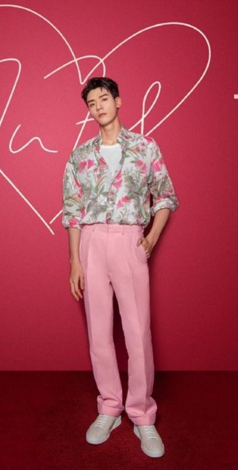 Pink Barbie Outfits Men, Barbie Men Outfit Ideas, Barbiecore Aesthetic Outfit Men, Masculine Party Outfits, Barbiecore Outfit Men, Pink Mens Outfits, Pink Outfits Aesthetic Men, Pastel Aesthetic Outfit Men, Pink Male Outfit