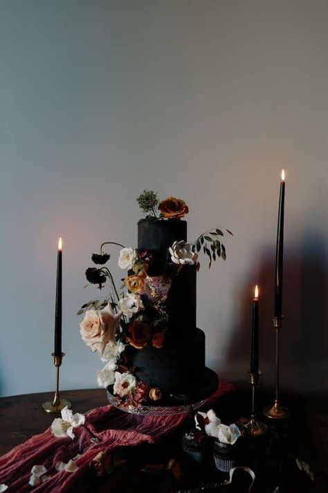 Autumn Wedding Cake Ideas - The Urban Wedding Company Wedding Cakes Gothic, Dark Wedding Cake Ideas, Emo Wedding Cake, Autumn Wedding Cake Ideas, Moody Wedding Cake, Brownie Wedding Cakes, Fairytale Cake, Wedding Cake Black, Autumn Wedding Cake