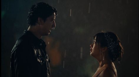 rain kiss couple aesthetic love Rain Kiss, Scene Couple, Window Photography, Love Confessions, Under The Rain, Romantic Woman, Love Scenes, Aesthetic Love, Kissing Couples