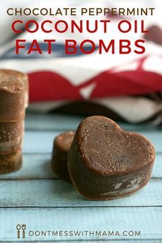 Chocolate Peppermint Coconut Oil Fat Bombs - tame that sweet tooth AND increase your metabolism with these delicious treats Fat Bomb Recipes, Peppermint Treats, Keto Cream, Coconut Oil Recipes, Fat Bomb, Coconut Chocolate, Fat Bomb Recipe, Paleo Treats, Low Carb Chocolate