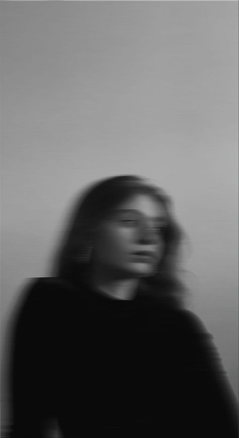 Bw Photography Portrait, Portrait Story Instagram, Portraits With Movement, Blurred Fashion Photography, Model Aesthetic Female, Blurred Photography Aesthetic, Contemporary Photography Portrait, Album Covers Portrait, Motion Blur Studio Photography