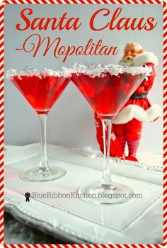 Holiday Drinks Christmas, Holiday Martinis, Christmas Drinks Alcohol Recipes, Xmas Drinks, Holiday Party Drinks, Christmas Martini, Christmas Drinks Alcohol, Tiramisu Dessert, Holiday Drink