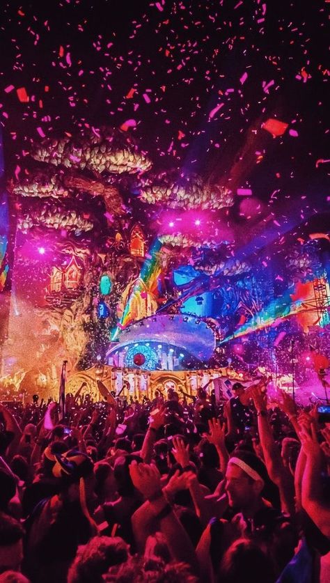 Edm Background, Edm Aesthetic, Samsung Cellphone, Music Festival Photography, Tomorrowland Festival, Produce Music, Rave Aesthetic, Edm Music Festivals, Tomorrow Land