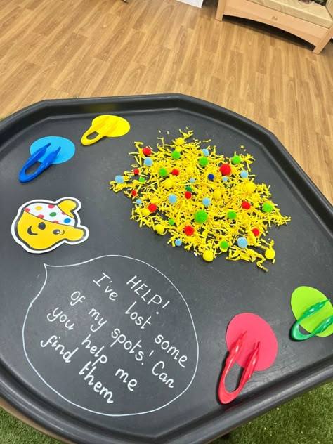 Pudsey Tuff Tray Ideas, Children In Need Preschool Activities, Children In Need Eyfs Activities, Pudsey Bear Tuff Tray, Children In Need Tuff Tray, Pudsey Bear Activities Eyfs, Children In Need Activities Eyfs, Children In Need Activities, Sensory Tuff Tray Ideas