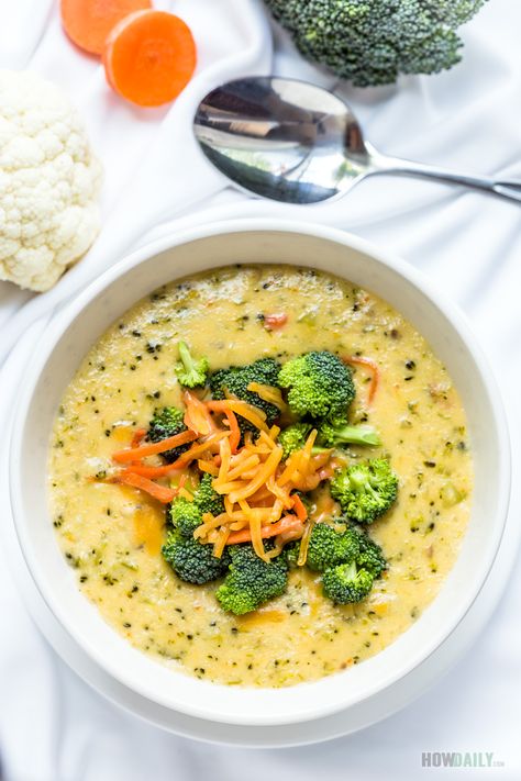 Creamy and thick soup while being totally healthy and extremely low in carb; introducing the low-carb broccoli cheese soup version for your specific diet. Low Carb Broccoli Cheese Soup, Low Carb Broccoli, Broccoli Cheese Soup Recipe, Thick Soup, Cheese Soup Recipe, Kung Pao Chicken Recipe, Broccoli Cheese Soup Recipes, Cheese Soup Recipes, Broccoli Soup