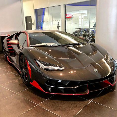 Lambo Centenario, Black Car Aesthetic, Transformers Hot Rod, Cars Outside, Carros Porsche, Lamborghini Sesto Elemento, Luxury Cars Bmw, Red Lamborghini, Sesto Elemento