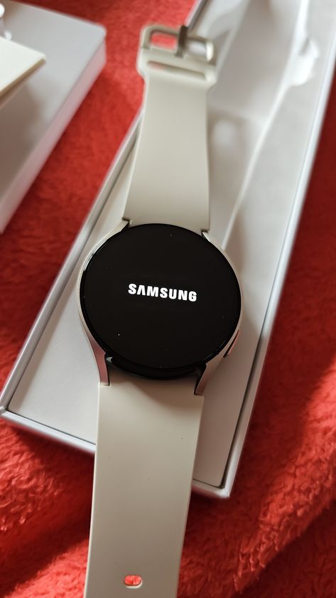 Samsung Gadgets Aesthetic, Samsung Galaxy Watch 6, Galaxy Watch Aesthetic, Samsung Watch Aesthetic, Smart Watch Aesthetic, Samsung Galaxy Smart Watch, Samsung Gadgets, Samsung Aesthetic, New Smart Watch