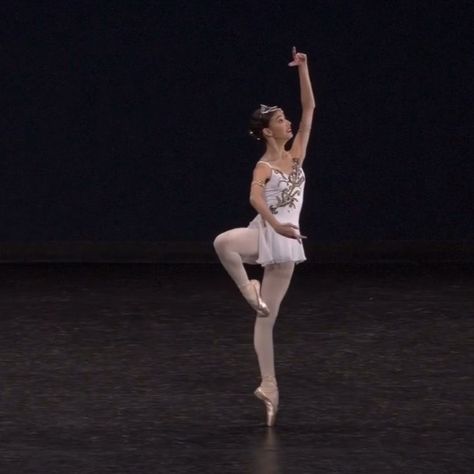 BALLET.ADDICTION❤️ on Instagram: “Martha Savin // age 12 // performing Talisman variation 🌟 exquisite performance 😍 @yagp / @vam_productions” Talisman Ballet, Yagp Ballet, Little Ballerina, Age 12, Dance Costumes, Pointe Ballet, Ballet Shoes, Dancer, Dance Shoes