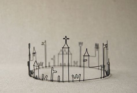 ~ Drátěná Socha, Sculptures Sur Fil, Wire Crown, Art Fil, 3d Pen, Wire Sculpture, Wire Crafts, Wire Art, Wire Work