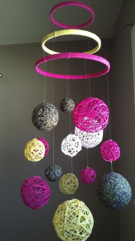 Hantverk Diy, Fabric Balls, Diy Bebe, Diy Mobile, 15 Diy, Diy Recycle, Baby Diy, Pink Yarn, Yarn Ball