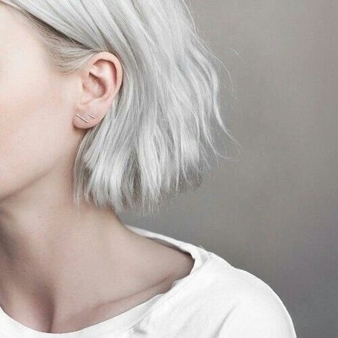 10 Cute Short Grey Hairstyles That May Make You Want To Turn Grey Quicker - Society19 UK Silver Blonde Hair, Silver Blonde, Hair Envy, Grunge Hair, Dream Hair, Silver Hair, Hair Dos, White Hair, Hair Day