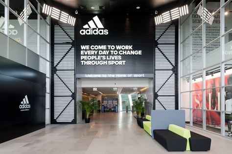 Gallery of Adidas Home Of Sport / ABD architects - 2 Adidas Office, Sports Office, Office Organization At Work, Modular Lounges, Corporate Style, Cool Cafe, Cool Apartments, Home Sport, Office Interior Design