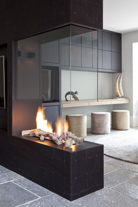 Why It’s Time to Update Your Living Room with a Gas Log Fire Contemporary Gas Fireplace, Design Camino, Contemporary Fireplace Designs, Modern Fireplaces, Glass Fireplace, Contemporary Fireplace, Fire Places, Wood Fireplace, Home Fireplace