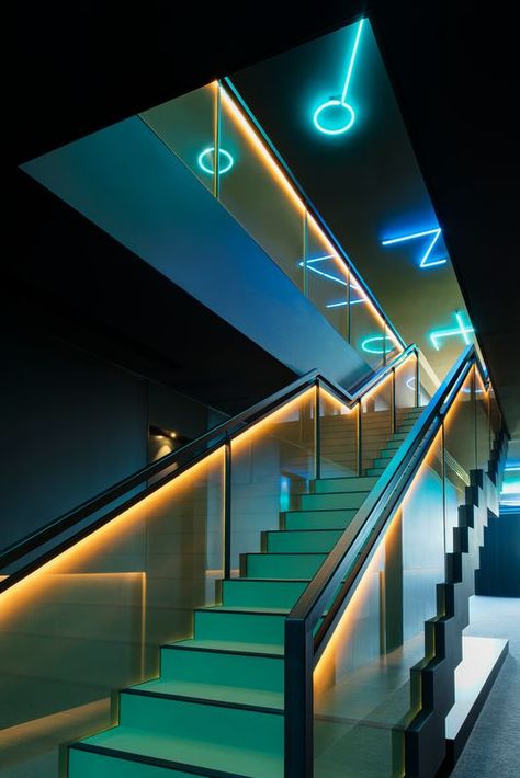 Australia Architecture, Handrail Lighting, Imaginary Creatures, Glass Handrail, Garage Design Interior, Commercial Design Exterior, Architectural Lighting Design, Glass Stairs, Stair Lighting