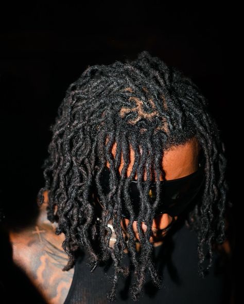 Dread Protective Styles, Curly Dreads Hairstyles, Faux Locs Hairstyles For Men, C Shaped Locs, Dread Parting Pattern, Curly Dreads Men, Locs Men Styles Black Man, Men Long Locs Hairstyles Black Man, Tezzo Touchdown