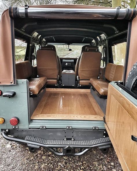 Retro Defenders on Instagram: “#landrover #defender #defenderinterior #interior #premium #brown #defender110 #leather #wood #retro #defenders #truckporn #carporn…” Modificaciones Jeep Xj, Land Rover Defender Interior, Land Rover Camping, Land Defender, Defender Camper, Land Rover Series 3, Wheel Carrier, Luxury Car Interior, Land Rover Defender 110