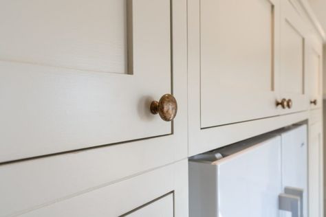 Modern Shaker Kitchen - Bishop's Stortford - Nicholas Bridger Kitchen Cabinets Farrow And Ball, Shadow White Farrow And Ball, Farrow And Ball Kitchen, Modern Shaker Kitchen, Neutral Colour Scheme, Kitchen 2022, Taupe Kitchen, Cupboard Paint, Kitchen Cupboards Paint