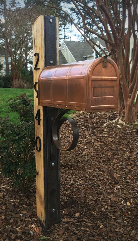 Mailboxes Ideas, Mailbox Craft, Mailbox Landscape, Farmhouse Mailboxes, Mailbox Designs, Mailbox Decorations, Rustic Mailboxes, Copper Mailbox, Home Mailboxes