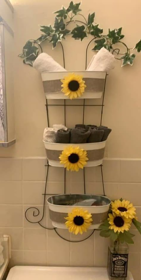 Sunflower Theme Bedroom Ideas, Dollar Tree Porch Decor, Bee Bathroom Decor, Sunflower Themed Bathroom Ideas, Sunflower Bathroom Decor Diy, Sunflower Bathroom Decor Ideas Farmhouse, Sunflower Kitchen Decor Ideas, Diy Sunflower Decor, Sunflower Bathroom Decor