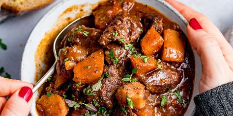 Fall-apart beef cooked in the oven or the slow cooker – this Scottish beef stew is my favourite Scottish recipe and perfect for Burns night! Scottish Beef Stew, Instant Pot Beef Stew Recipe, Rich Beef Stew, Scottish Dishes, Stew And Dumplings, Uk Recipes, Beef Stew Crockpot, Pot Beef Stew, Scottish Recipes