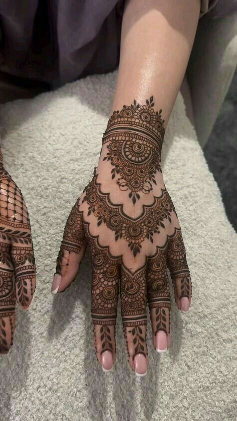 Mehandi Hands For Dp, Dome Mehndi Designs, Aesthetic Fingers Mehndi Designs Unique, Mehendi On Fingers, Little Mehndi Designs, Heavy Mehandi Designs, New Mehndi Designs 2024, Mehndi Designs Half Hand, Mehendi Unique Designs