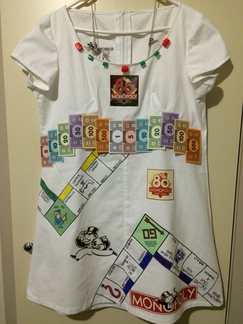 Monopoly Dress Board Game Fancy Dress, Board Game Dress Up Ideas, Monopoly Costume Diy, Monopoly Costume Ideas, Board Game Costumes, Monopoly Costume, Halloween Board Game, Monopoly Theme, Monopoly Party