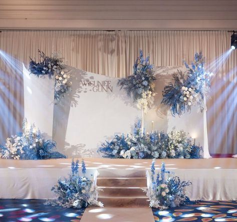 Blue Indian Wedding, Indoor Wedding Decorations, Simple Backdrop, Blue Wedding Decorations, Wedding Stage Design, Wedding Backdrop Design, Easy Backdrops, Wedding Aisle Decorations, Stage Backdrop