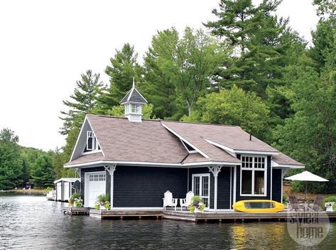 Canadian Homes, Boat Garage, Waterfront House, Lake Houses Exterior, House Lake, Lakefront Living, Pool House Plans, Waterfront Cottage, Lakefront Property