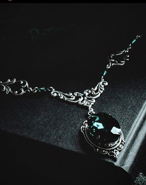 Aya Aesthetic, Amulet Aesthetic, Slytherin Accessories, Dark Victorian Aesthetic, Slytherin Jewelry, Green Wedding Suit, Severus Snape Fanart, Harry Potter Girl, Shadow Dragon