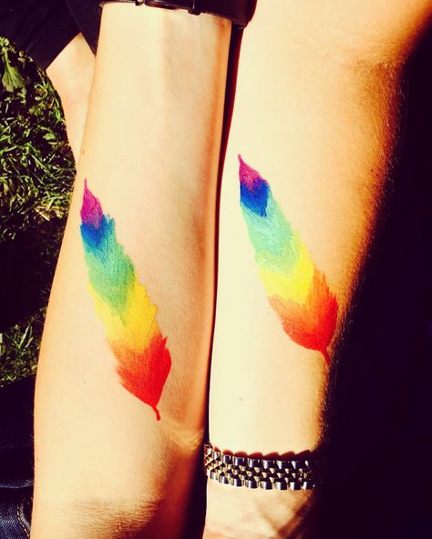 Pride Body Art Paint, Pride Face Paint Ideas, Pride Face Paint, Pride Week, Girl Face Painting, Pride Makeup, Rainbow Makeup, Special Effects Makeup, Feather Painting