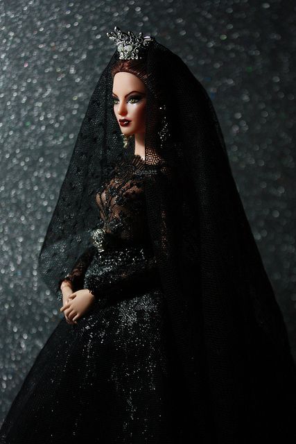 Vampire Barbie, Vampire Bride, Barbie Halloween, Halloween Memes, Bride Dolls, Base Model, Im A Barbie Girl, Vampire Academy, Gothic Dolls