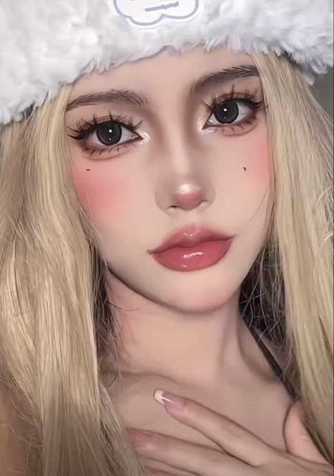 Doll Make Up Look, Cute Doll Makeup, June Vibes, Doll Make Up, Doll Face Makeup, Face Texture, Porcelain Doll Makeup, Makeup Ojos, Doll Eye Makeup