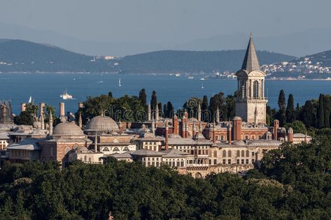 Topkapi Palace Istanbul, Topkapi Palace, Cute Horse Pictures, Cute Horses, A Hill, Horse Pictures, Istanbul Turkey, The Horizon, Flyer Design